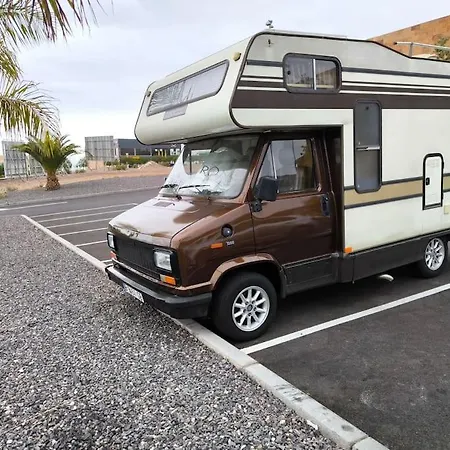 Autocaravana Vacacional Camping Costa Adeje (Tenerife)